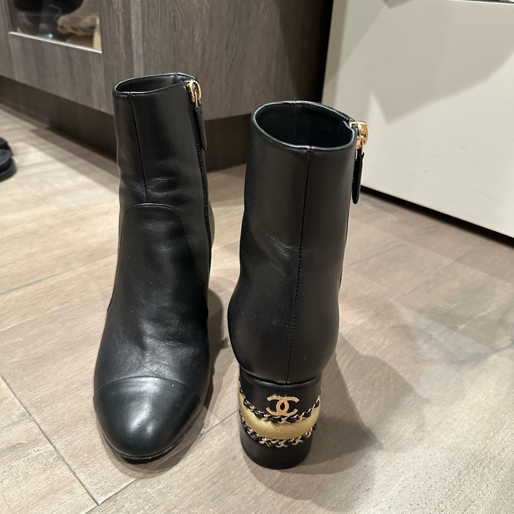 CHANEL ANKLE BOOTS SIZE 35.5